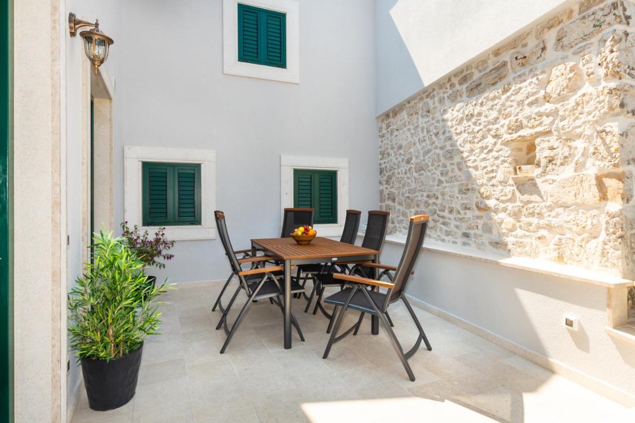 Luxury Apartments Azalea Primošten Екстериор снимка