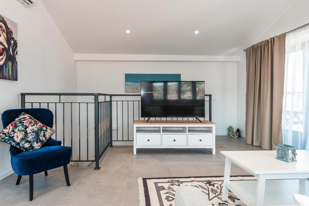 Luxury Apartments Azalea Primošten Екстериор снимка