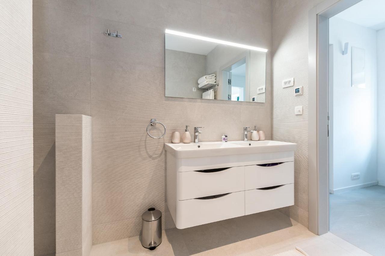 Luxury Apartments Azalea Primošten Екстериор снимка